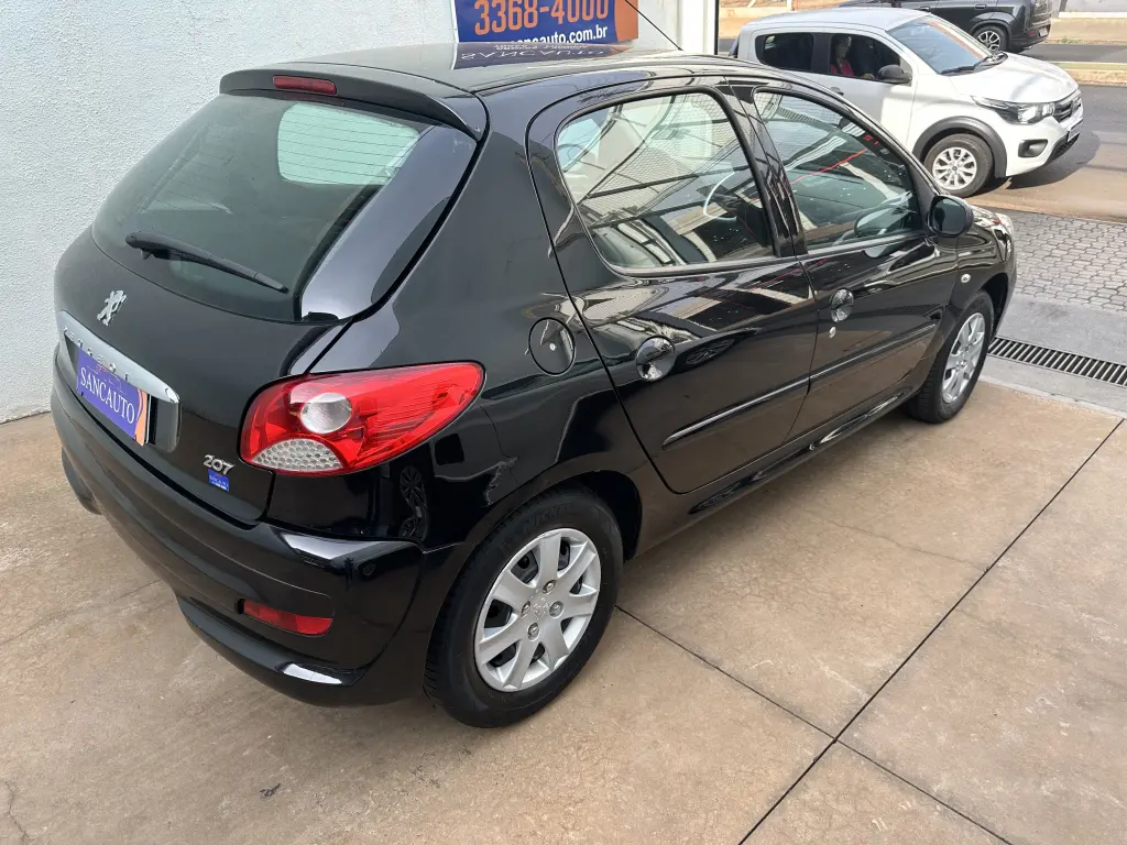 PEUGEOT 207 Hatch - Foto