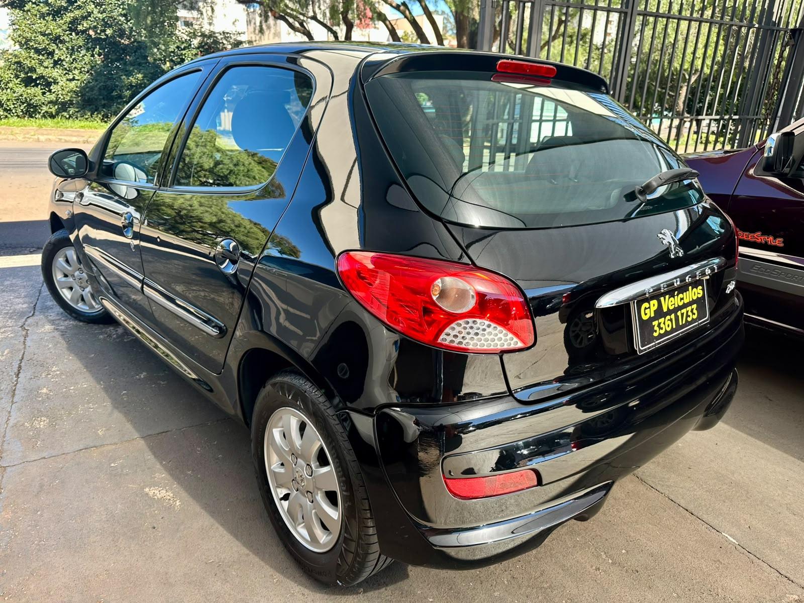 PEUGEOT 207 Hatch - Foto