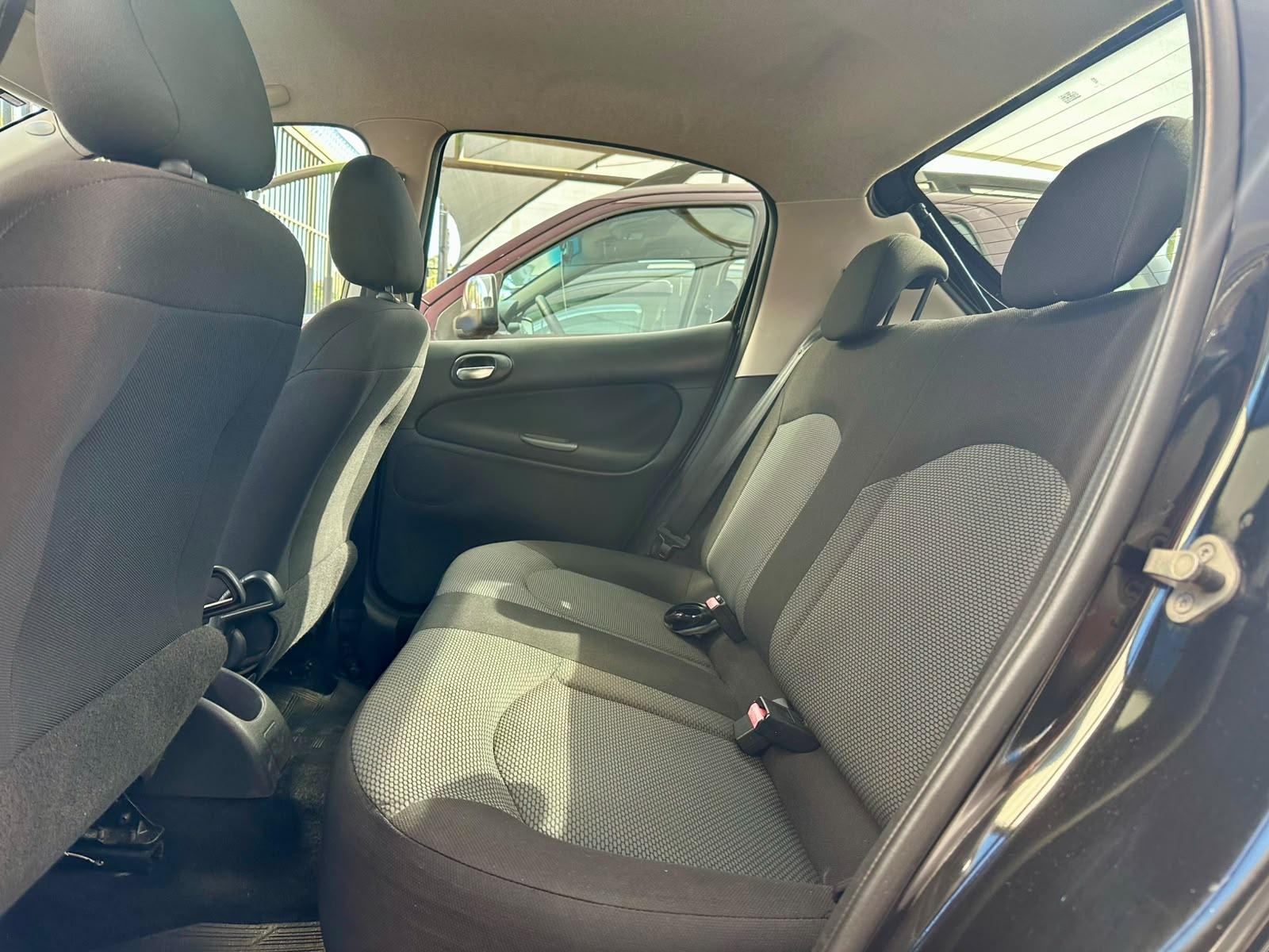 PEUGEOT 207 Hatch - Foto