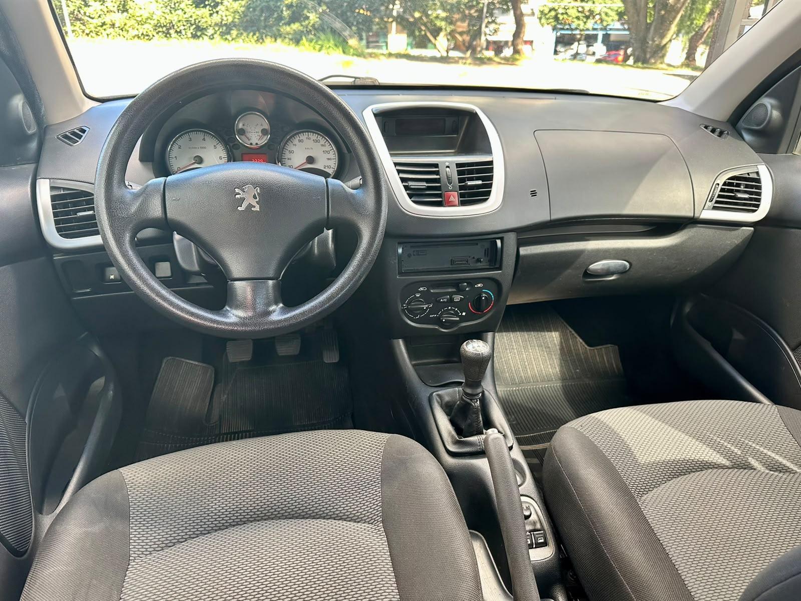 PEUGEOT 207 Hatch - Foto