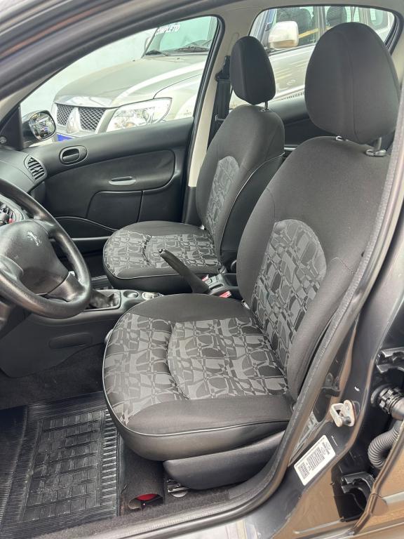 PEUGEOT 207 Hatch - Foto
