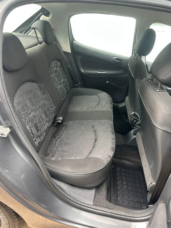 PEUGEOT 207 Hatch - Foto
