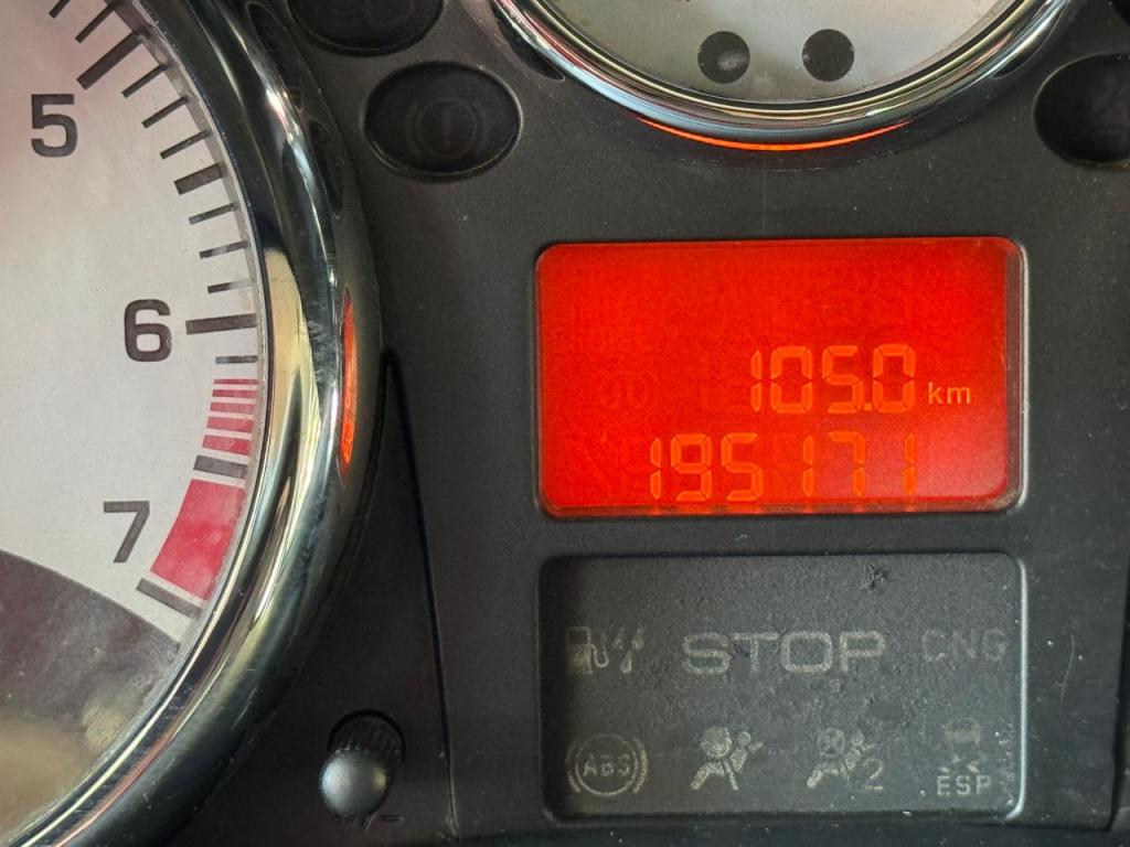 PEUGEOT 207 Hatch - Foto
