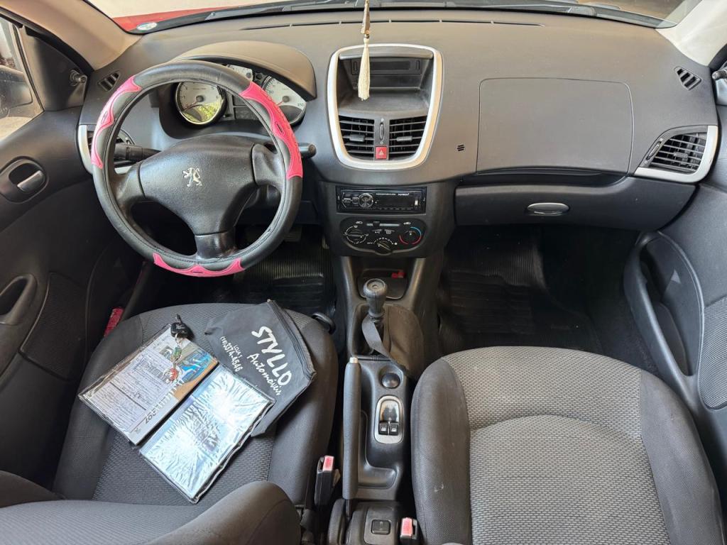 PEUGEOT 207 Hatch - Foto