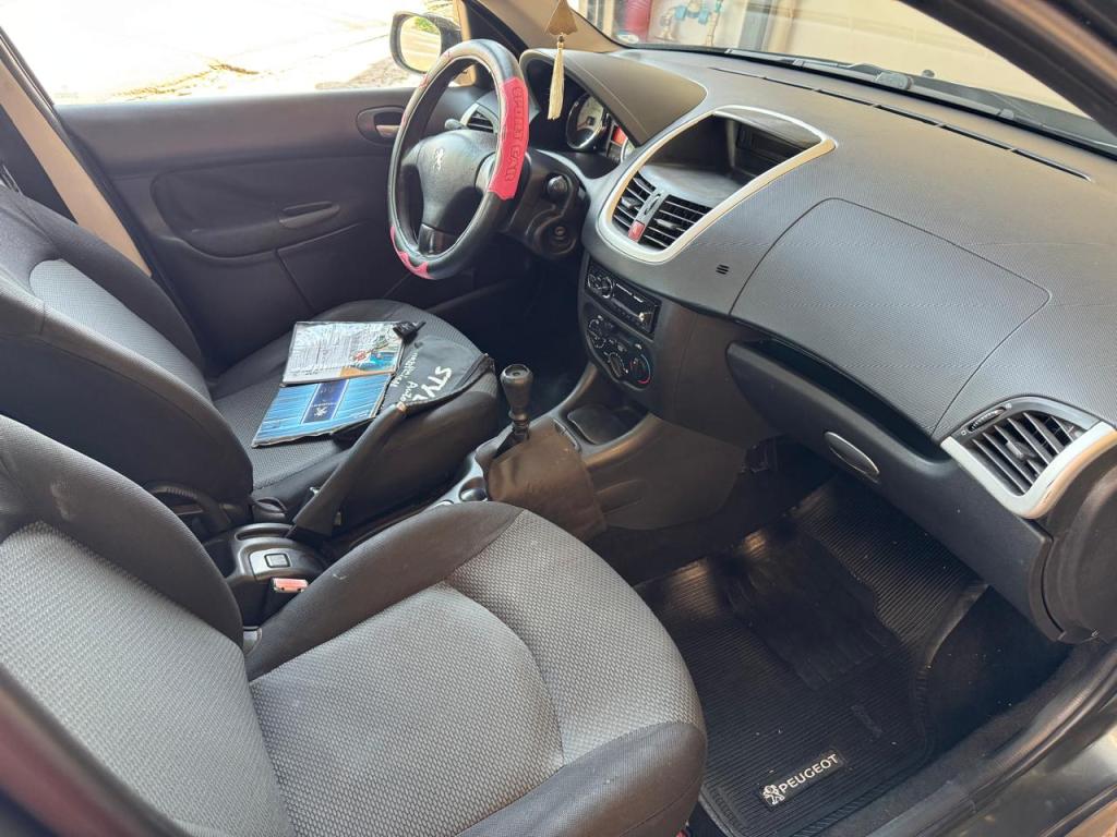 PEUGEOT 207 Hatch - Foto