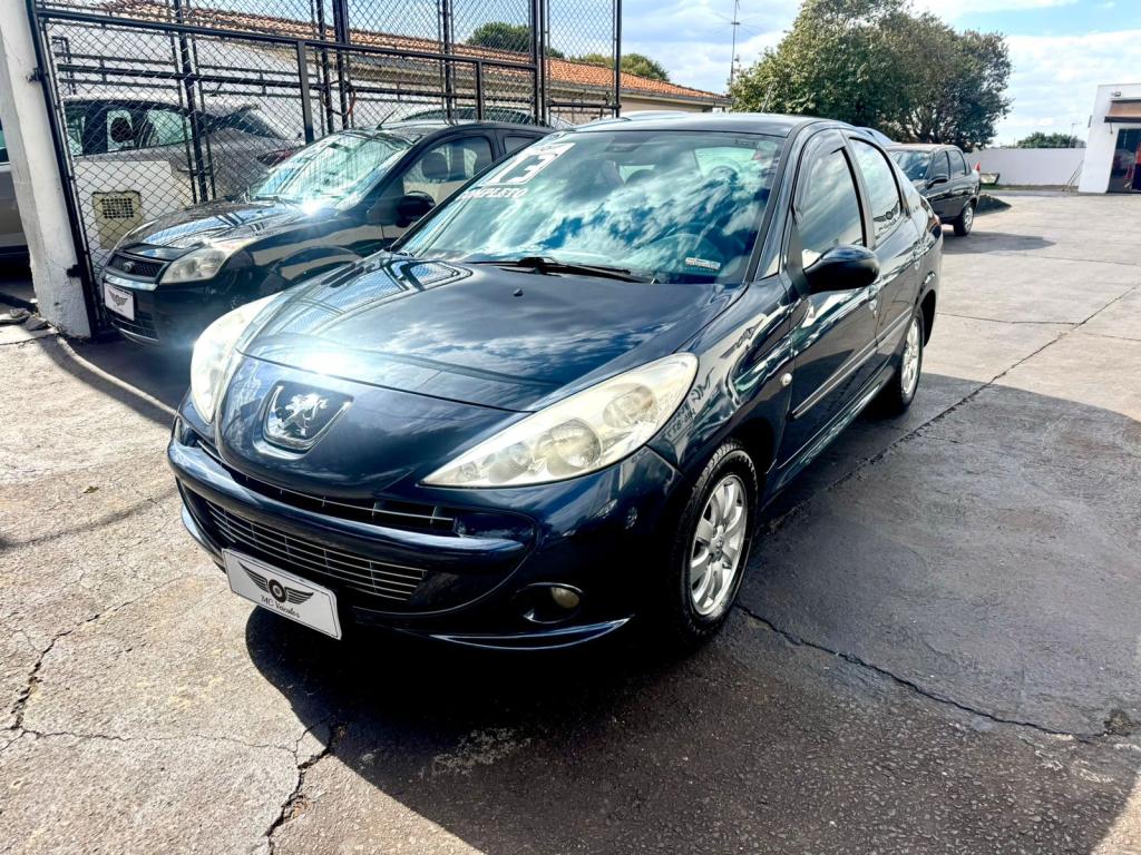 PEUGEOT 207 Sedan - Foto