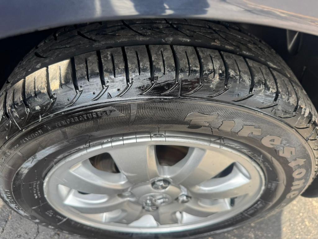 PEUGEOT 207 Sedan - Foto