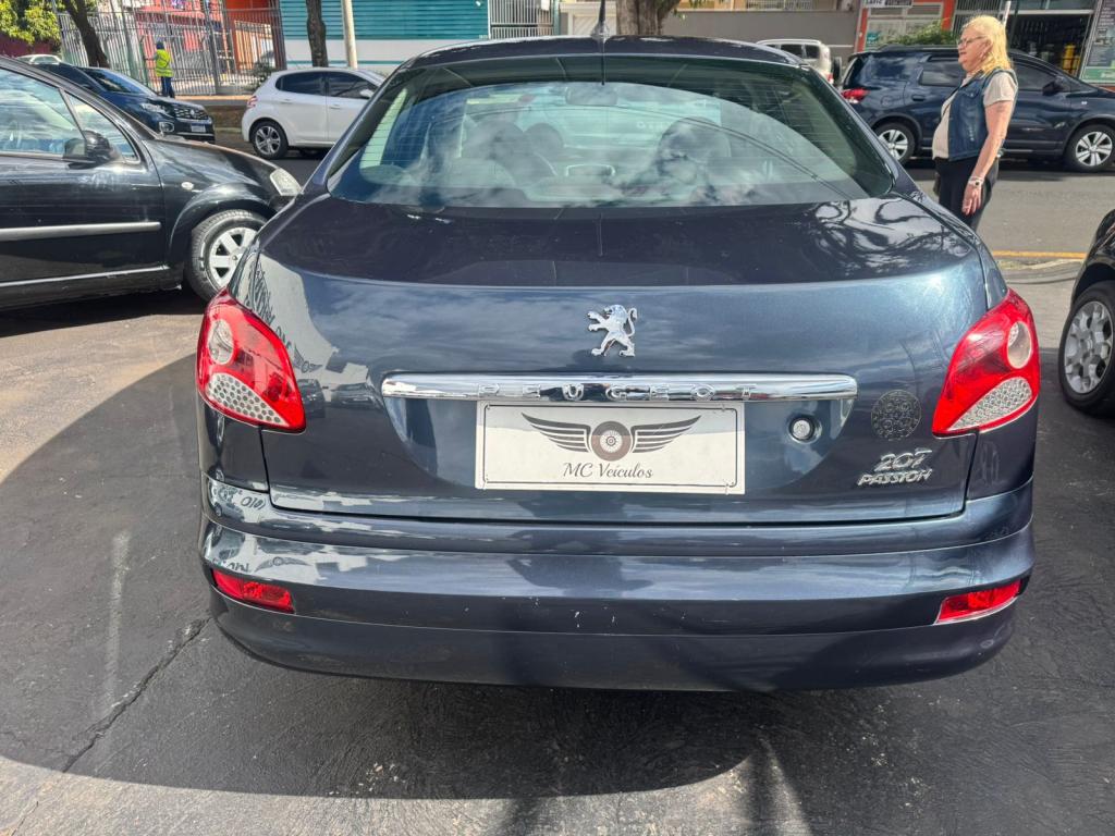 PEUGEOT 207 Sedan - Foto