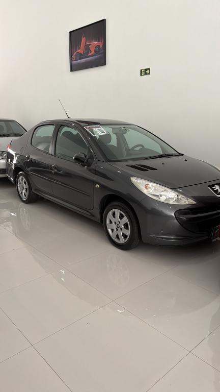 PEUGEOT 207 Sedan - Foto