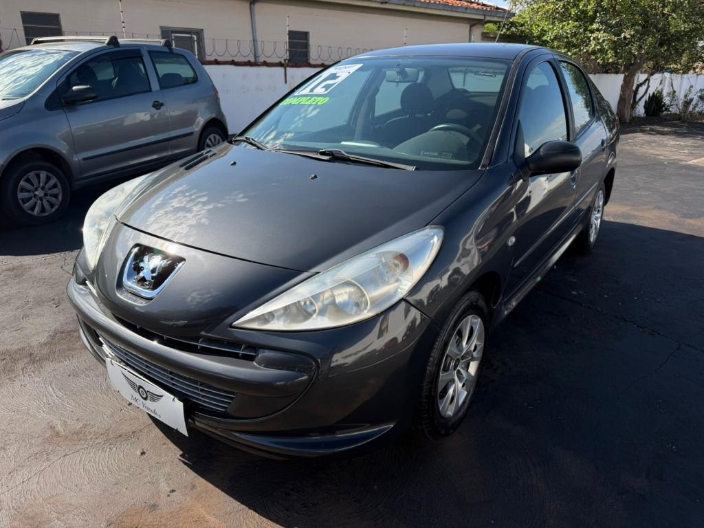 PEUGEOT 207 Sedan - Foto