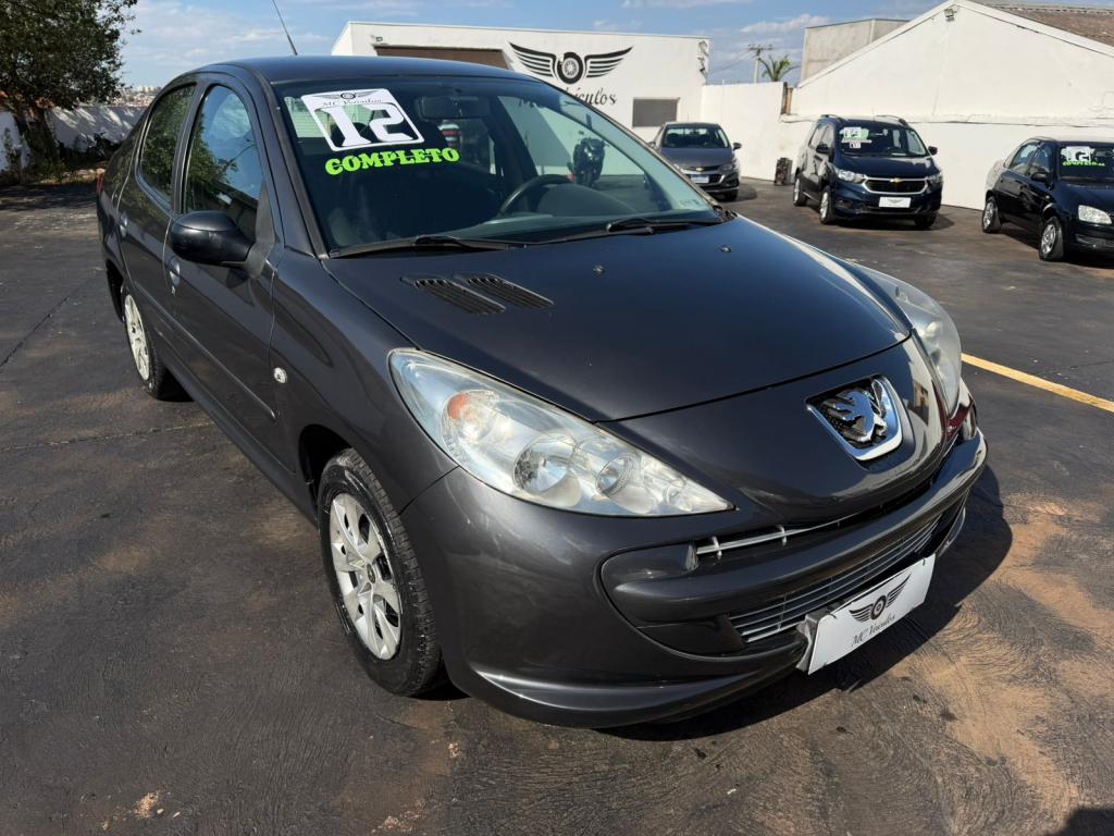 PEUGEOT 207 Sedan - Foto