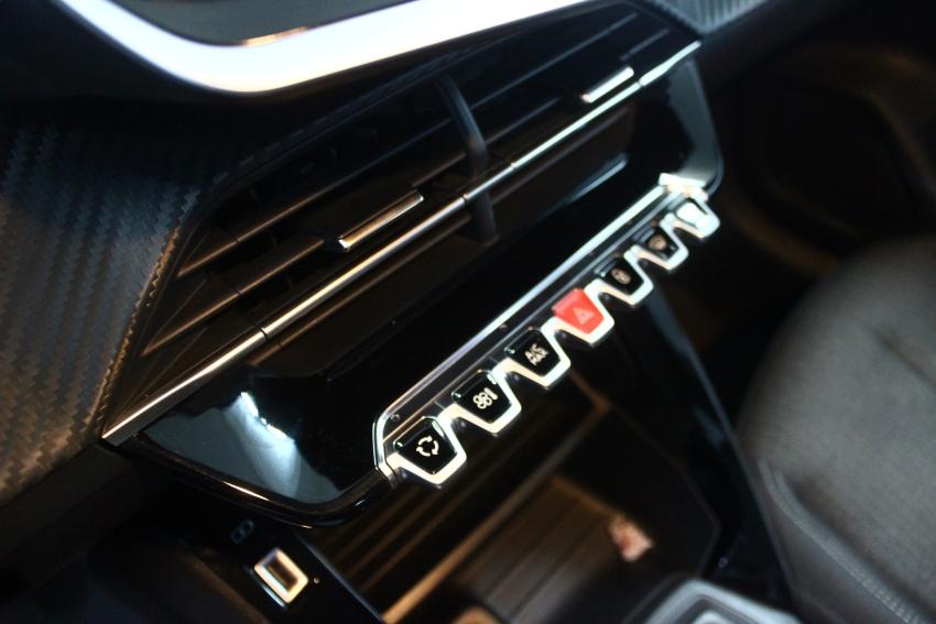PEUGEOT 208 - Foto