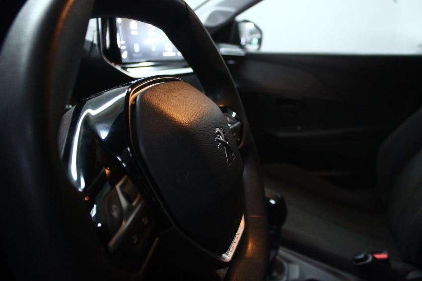 PEUGEOT 208 - Foto