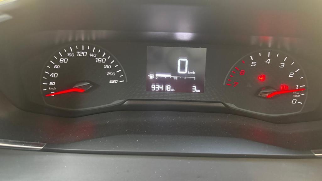PEUGEOT 208 - Foto
