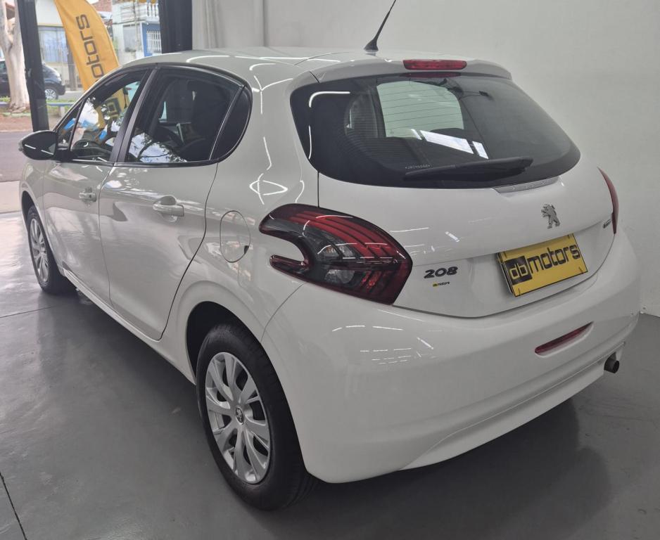 PEUGEOT 208 - Foto