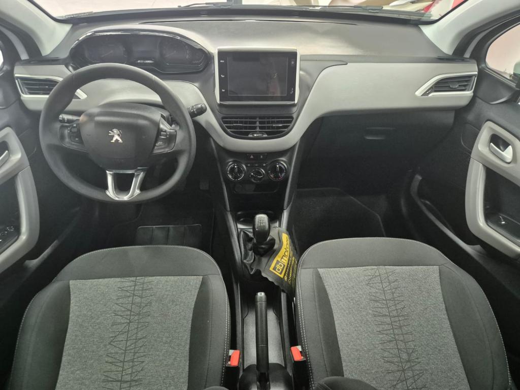 PEUGEOT 208 - Foto