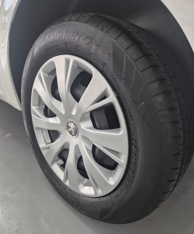PEUGEOT 208 - Foto