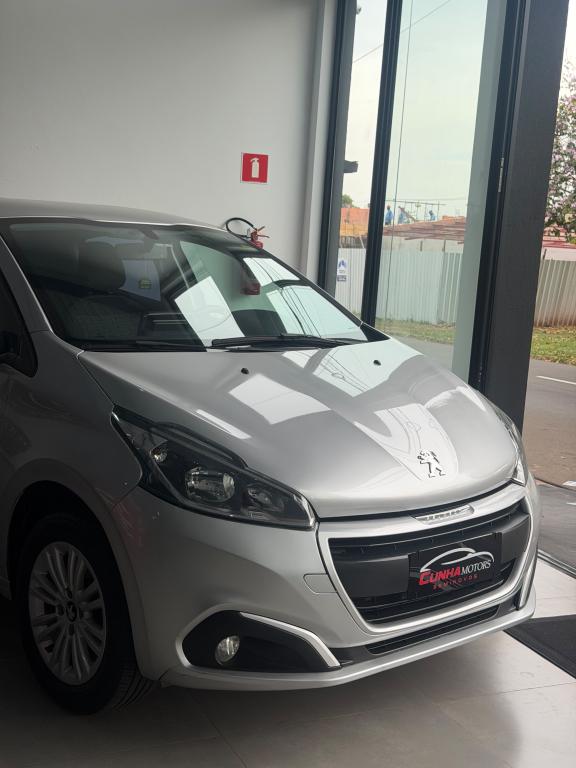 PEUGEOT 208 - Foto