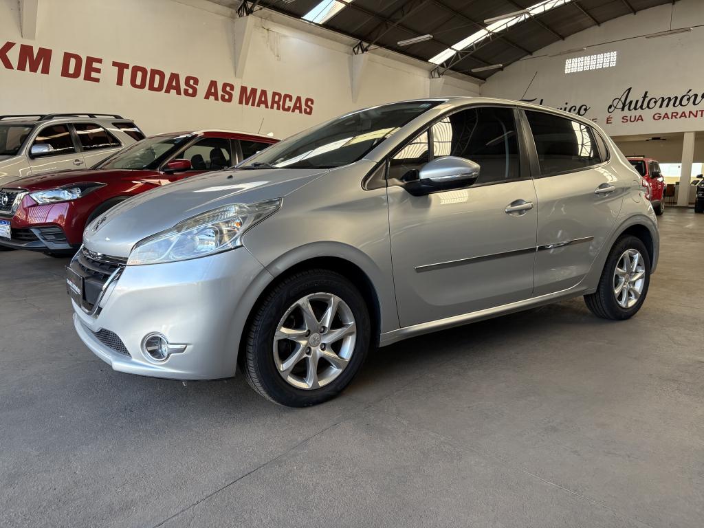 PEUGEOT 208 - Foto