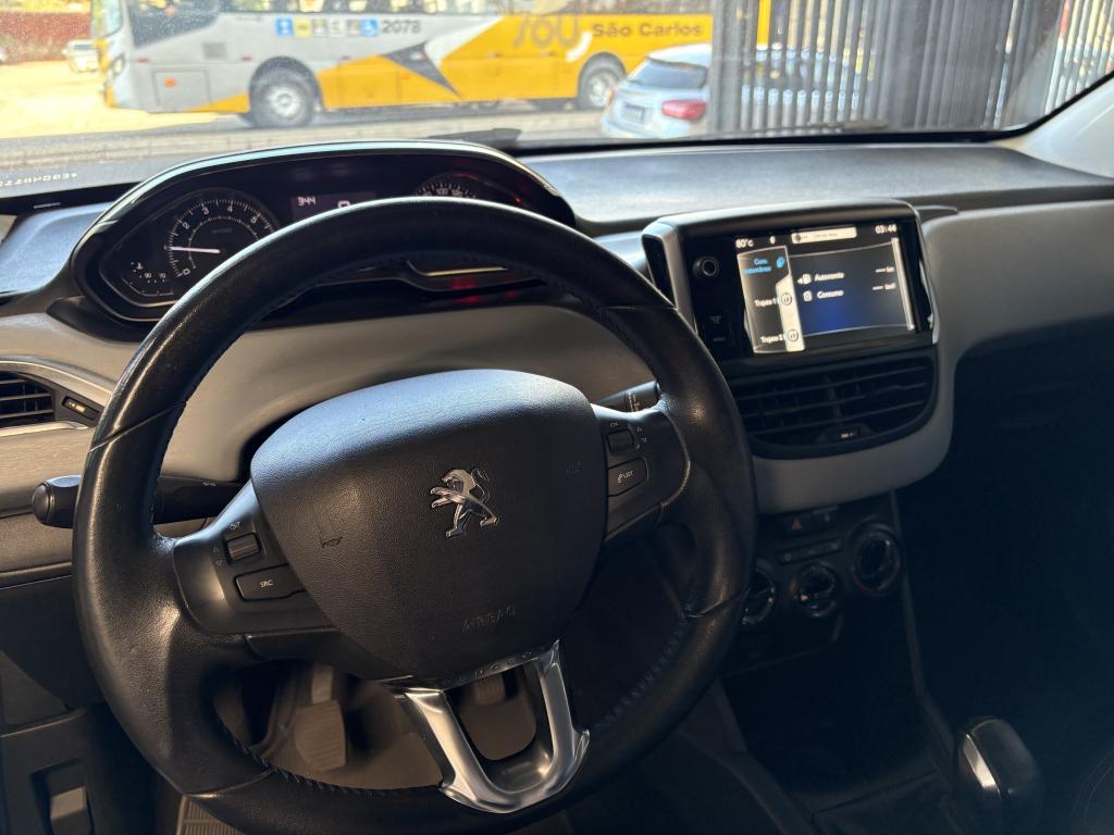 PEUGEOT 208 - Foto