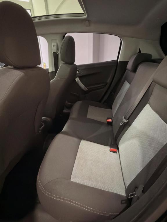 PEUGEOT 208 - Foto