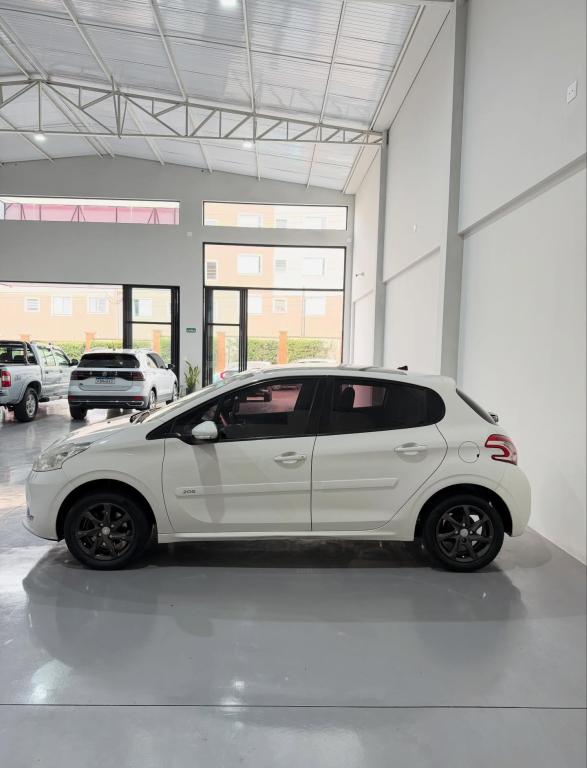 PEUGEOT 208 - Foto