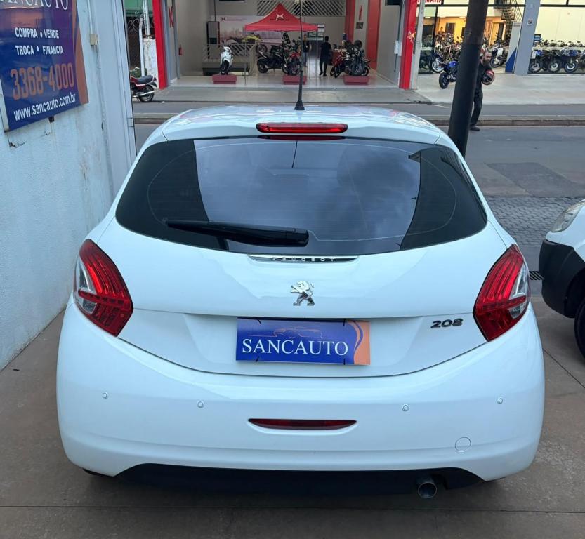 PEUGEOT 208 - Foto