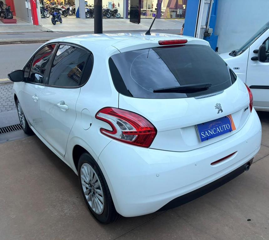 PEUGEOT 208 - Foto