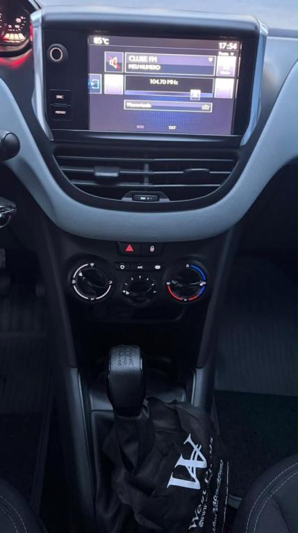 PEUGEOT 208 - Foto