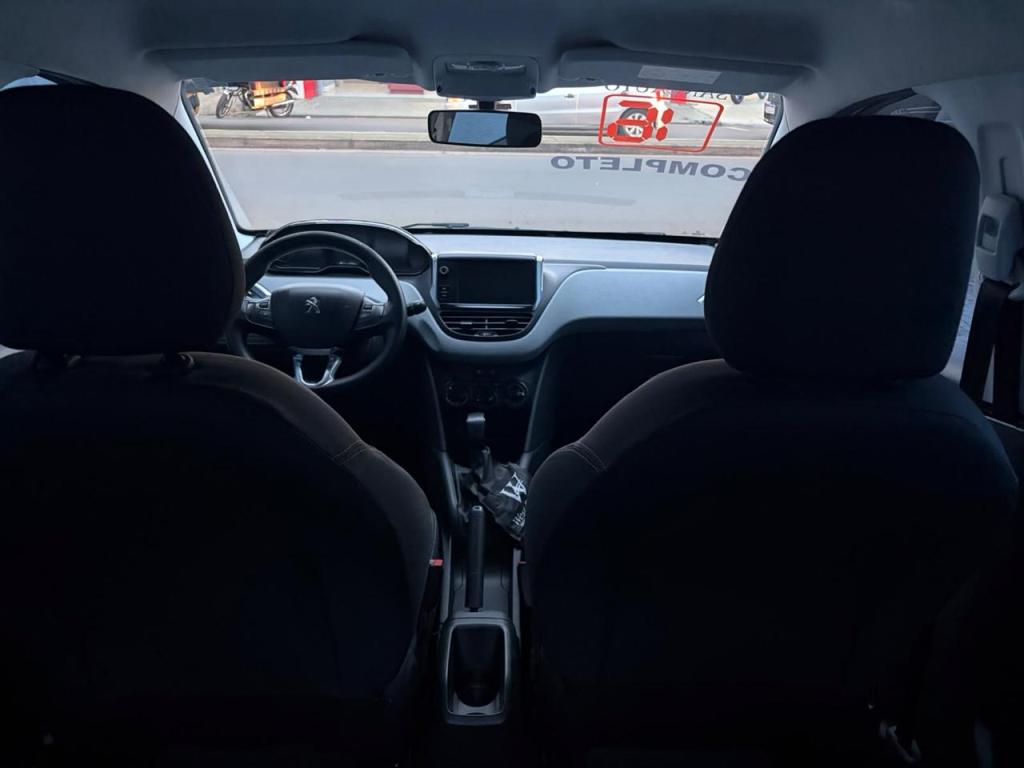 PEUGEOT 208 - Foto
