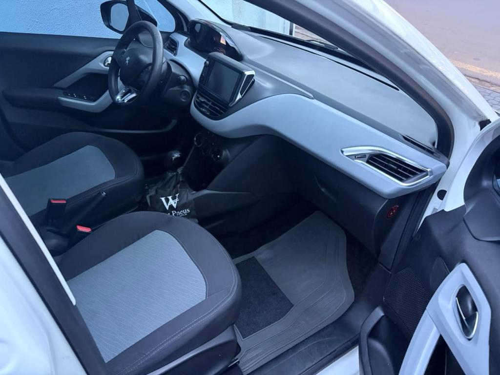 PEUGEOT 208 - Foto