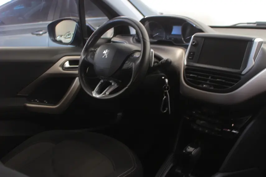 PEUGEOT 208 - Foto