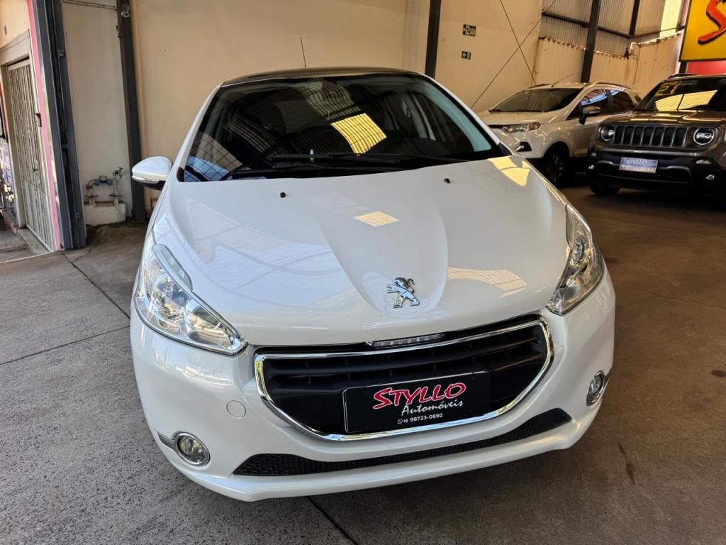 PEUGEOT 208 - Foto
