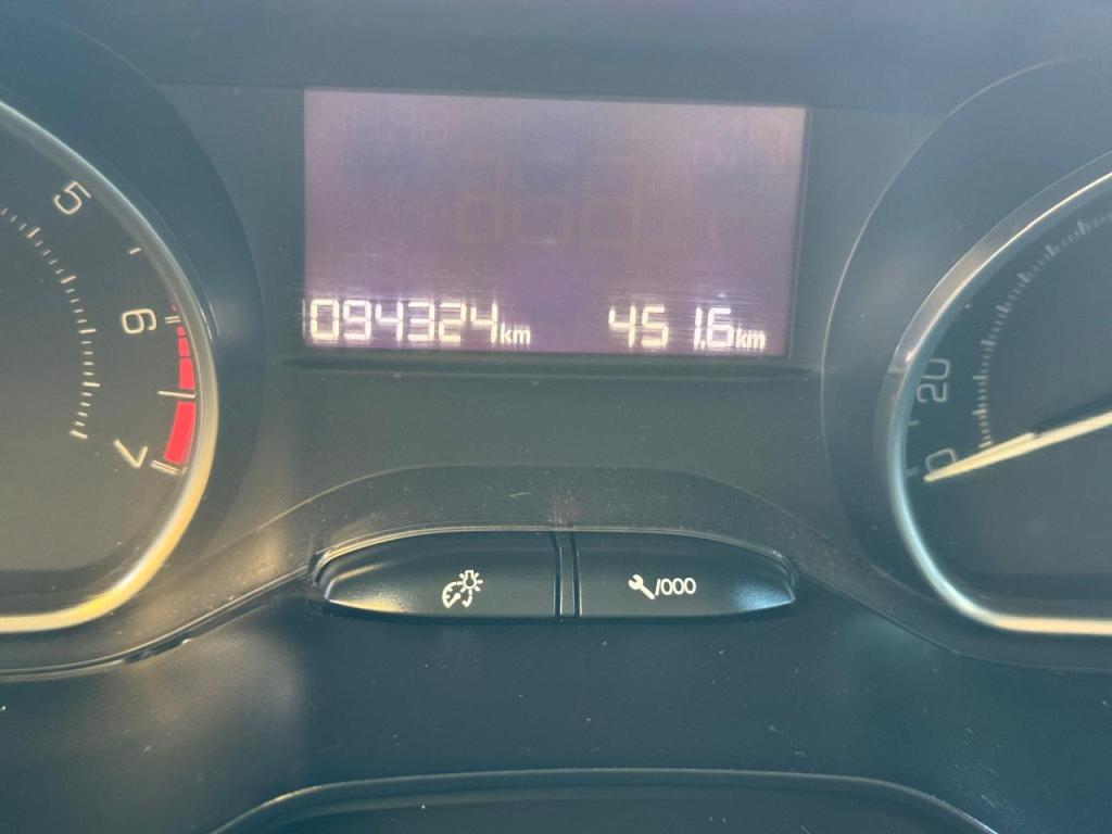 PEUGEOT 208 - Foto