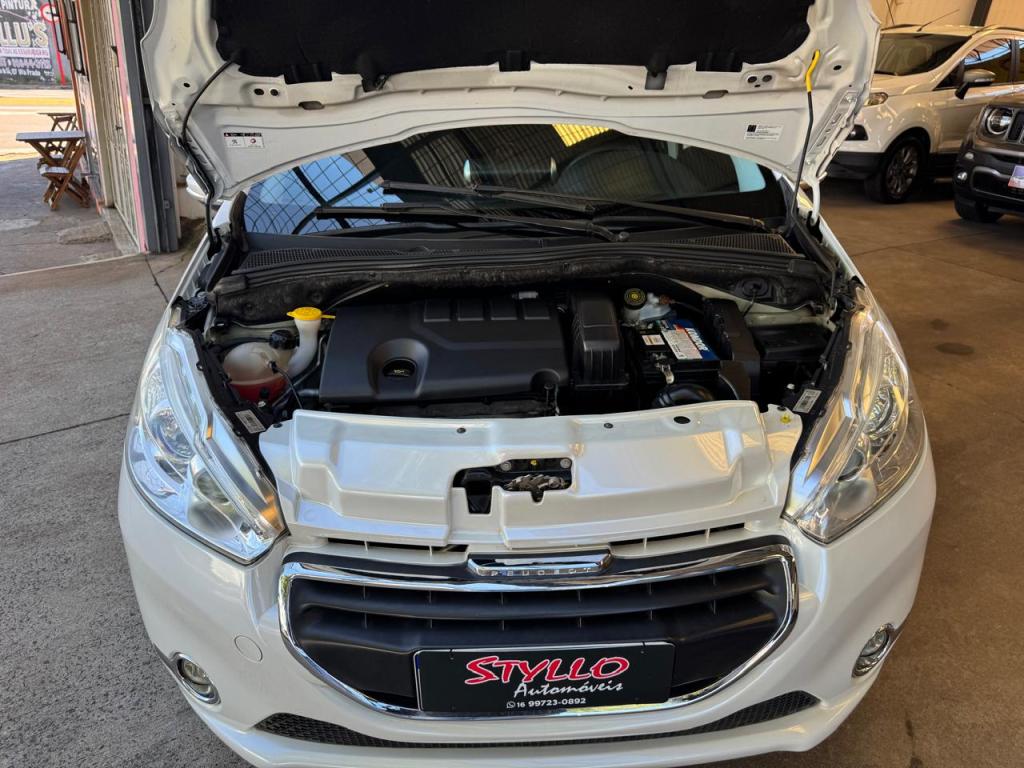 PEUGEOT 208 - Foto