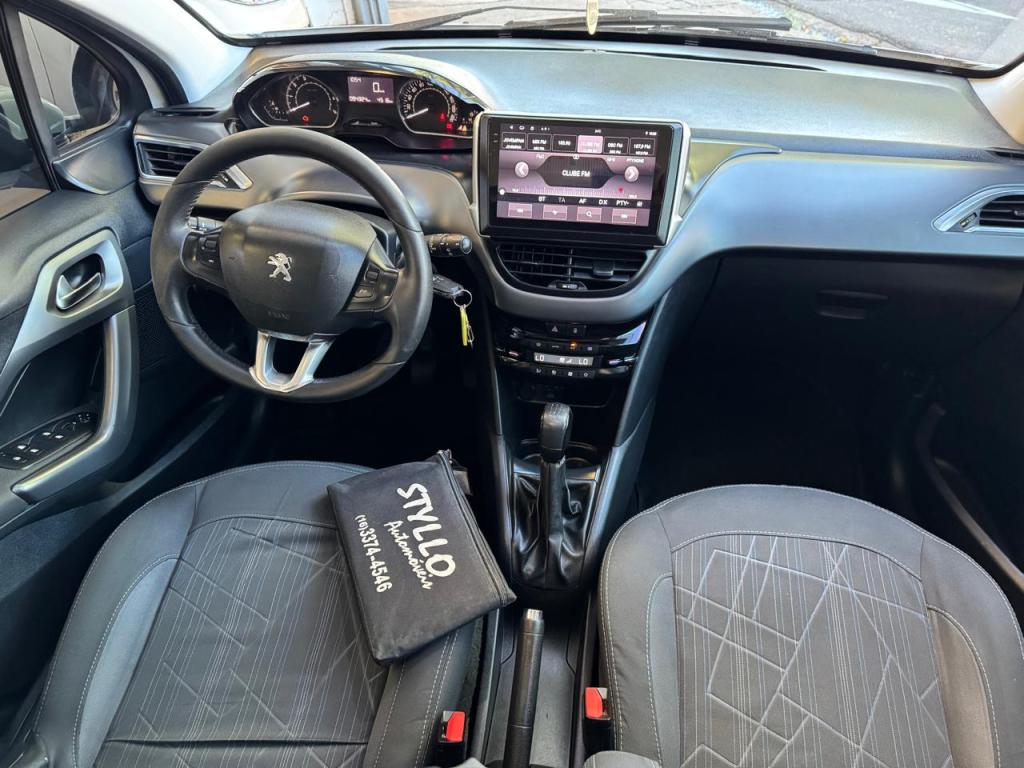 PEUGEOT 208 - Foto