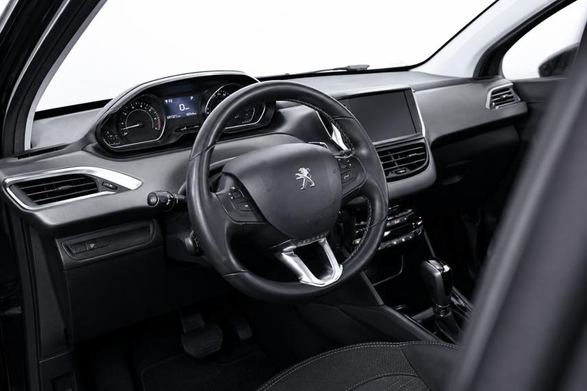 PEUGEOT 208 - Foto