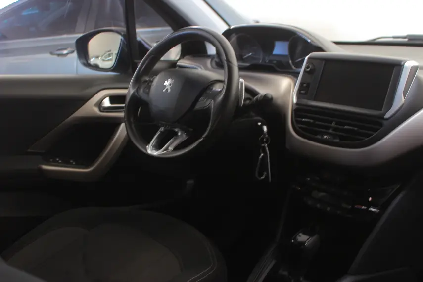 PEUGEOT 208 - Foto