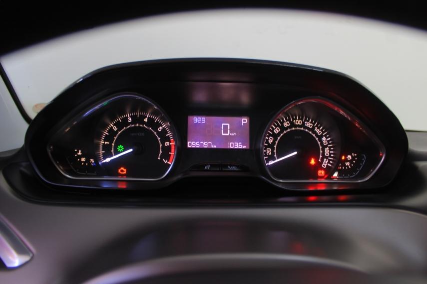 PEUGEOT 208 - Foto