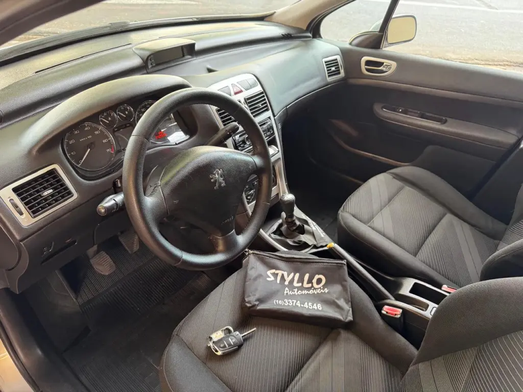 PEUGEOT 307 Hatch - Foto