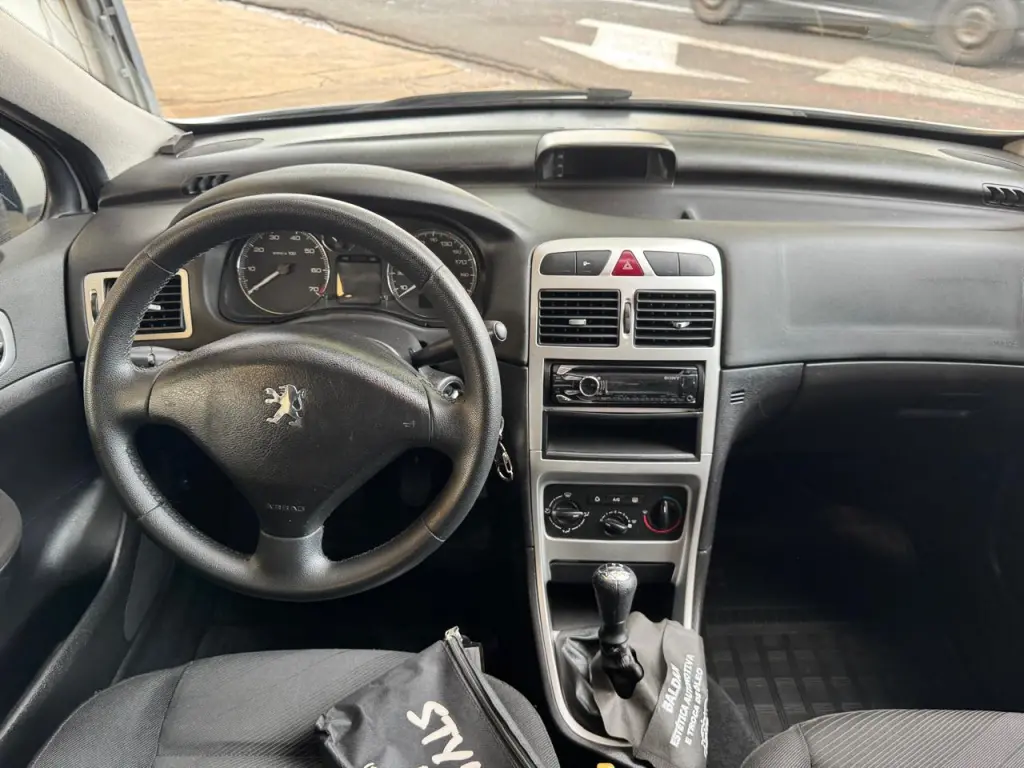 PEUGEOT 307 Hatch - Foto