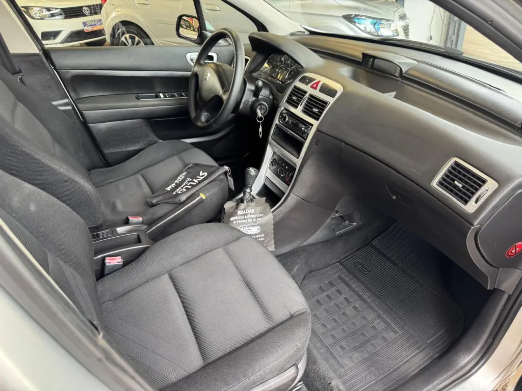 PEUGEOT 307 Hatch - Foto