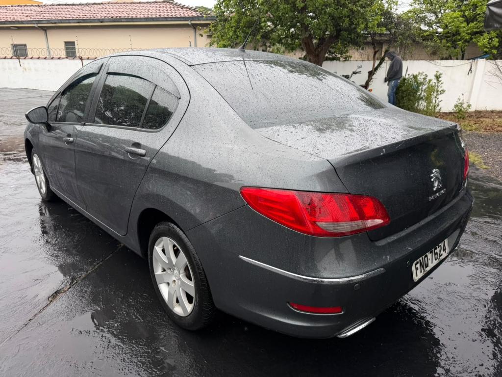 PEUGEOT 408 Sedan - Foto