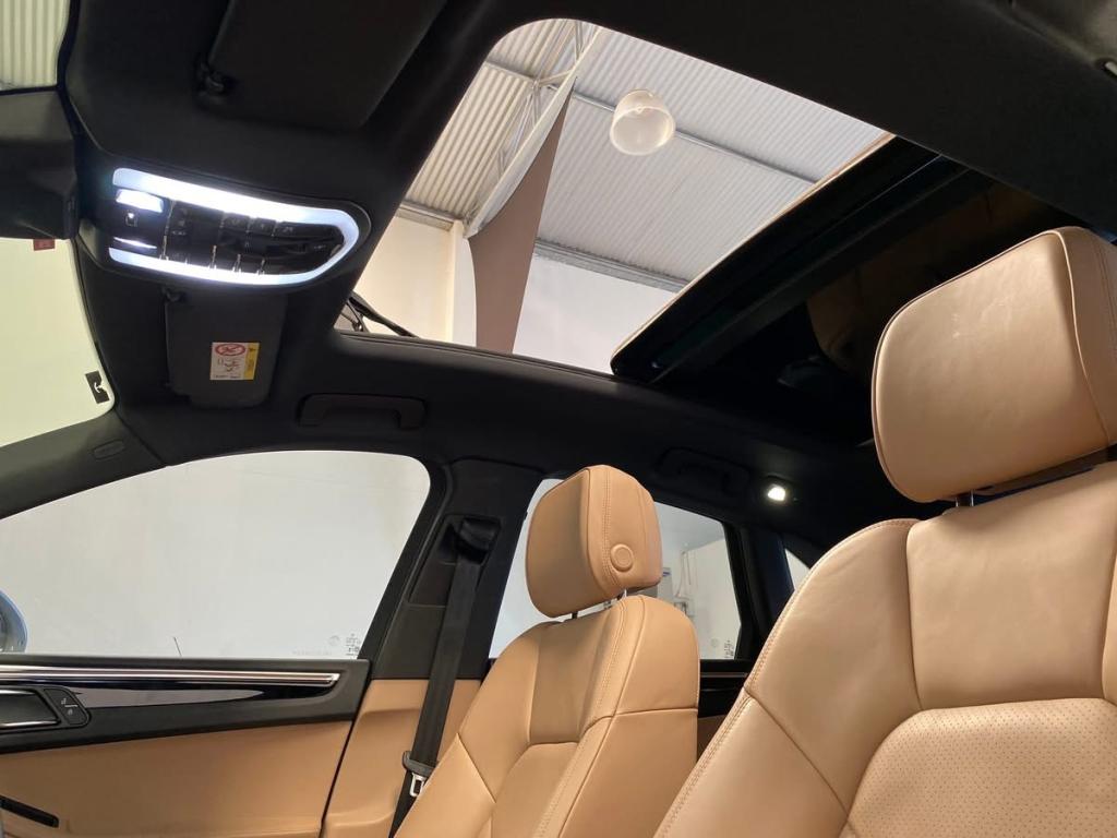 PORSCHE Macan - Foto