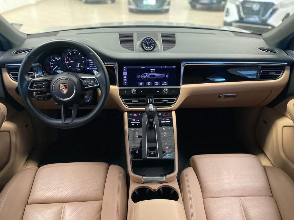 PORSCHE Macan - Foto