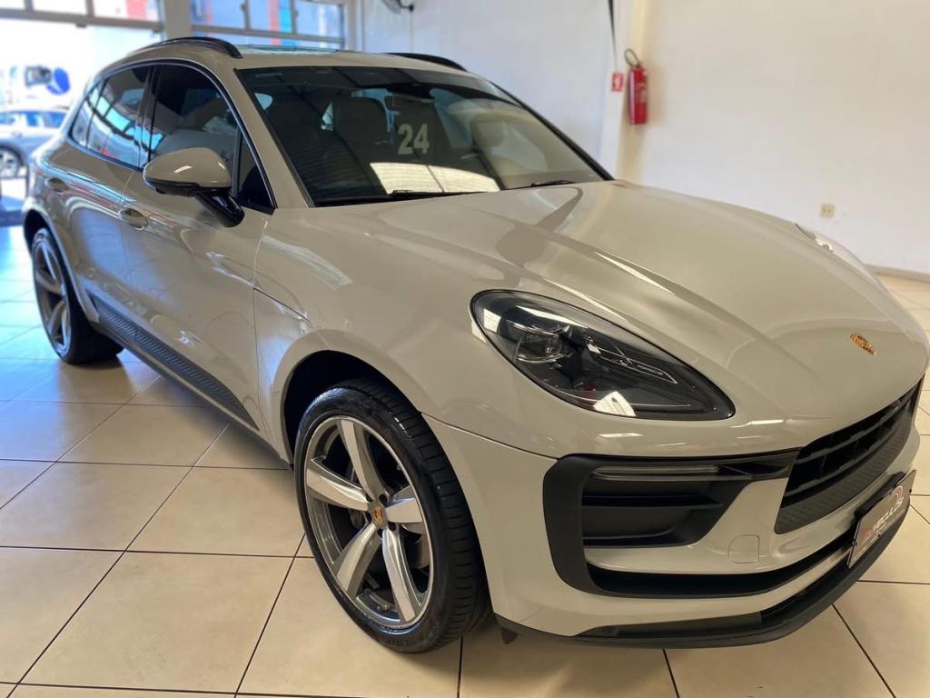 PORSCHE Macan - Foto