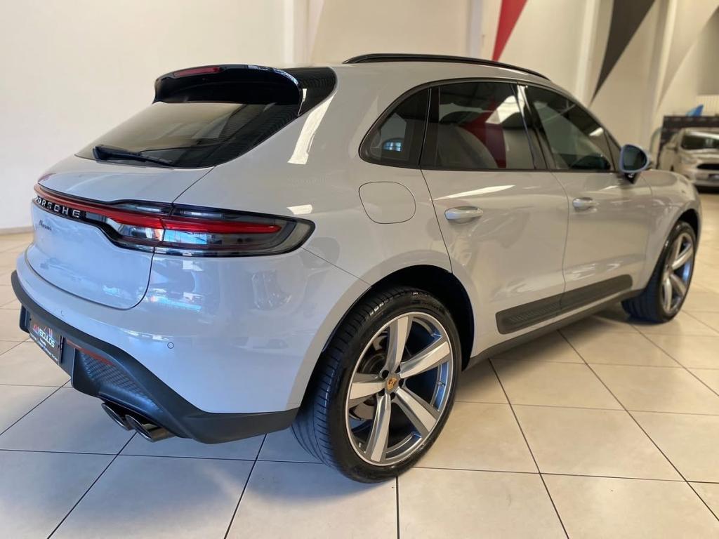 PORSCHE Macan - Foto