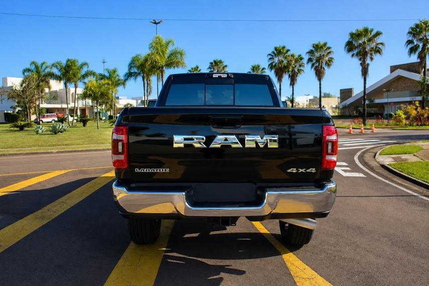 RAM 2500 - Foto