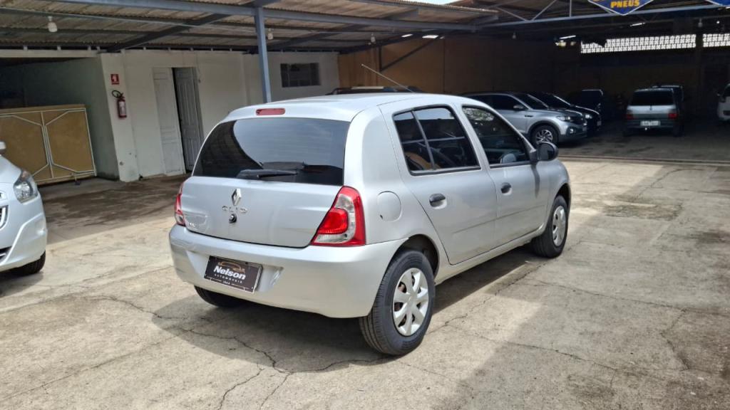 RENAULT Clio Hatch - Foto