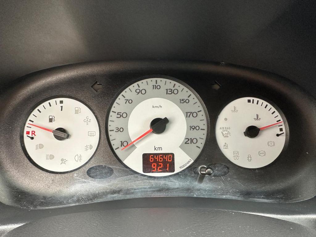 RENAULT Clio Hatch - Foto